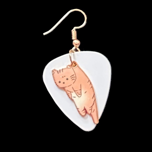 Hand Crafted Earrings Repurposed Guitar Picks Tan Tabby Cats on White - Picture 3 of 7